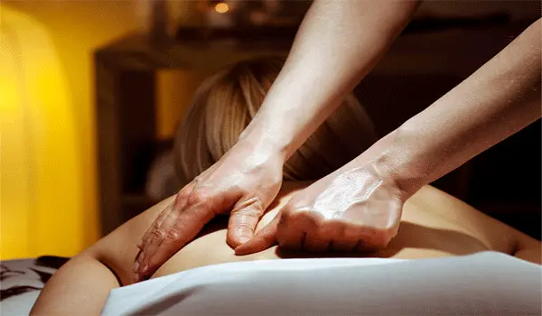 فواید ماساژ در استخر برای بدن